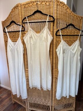 Vintage - Women's Cream Lace-Trim Slip Dresses - Set of 3 - Size 42